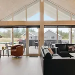 Gorgeous Home In Blavand With Sauna Prázdninový dům